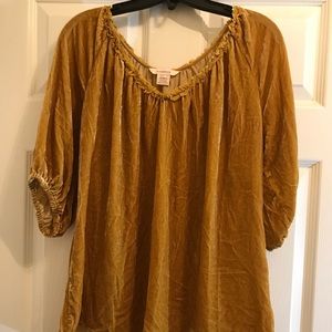 EUC, Brand Sundance,Velvet look Gold peasant style